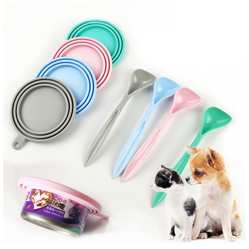 Pet Food Can Silicone Cover and Spoon Dogs & Cats Storage Tin Cap Lid Reusable Random Color